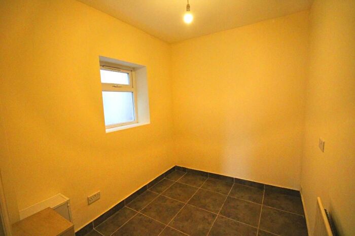 5 Bedroom Semi-Detached House To Rent In Neeld Crescent, Wembley, Middlesex, HA9
