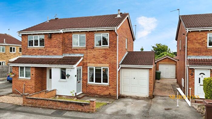 3 Bedroom Semi-Detached House For Sale In Colsterdale, Worksop, S81