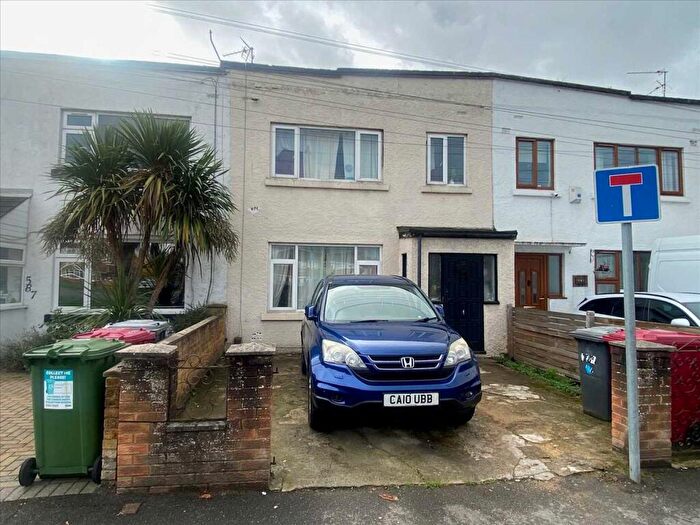 3 Bedroom Terraced House For Sale In Bath Road, Cippenham, SL1