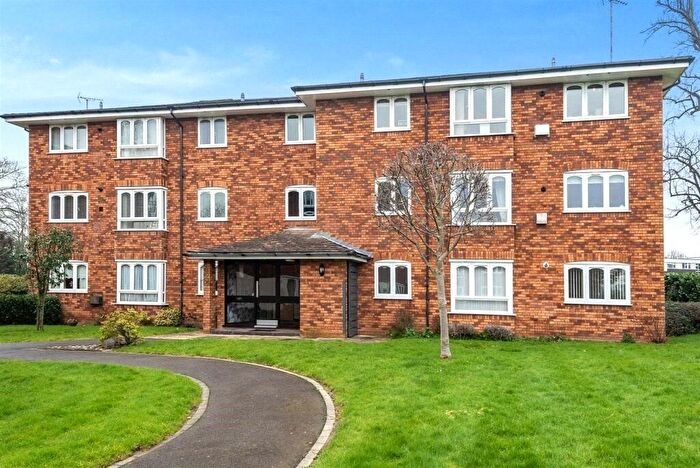 2 Bedroom Flat For Sale In Queens Court, Alderham Close, Solihull, West Midlands, B91