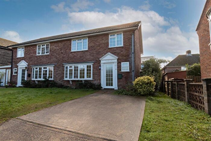 4 Bedroom Semi-Detached House To Rent In The Glen, Basketts Lane, Yarmouth, PO41