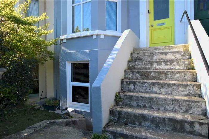 1 Bedroom Apartment To Rent In Harold Road, Hastings, TN35