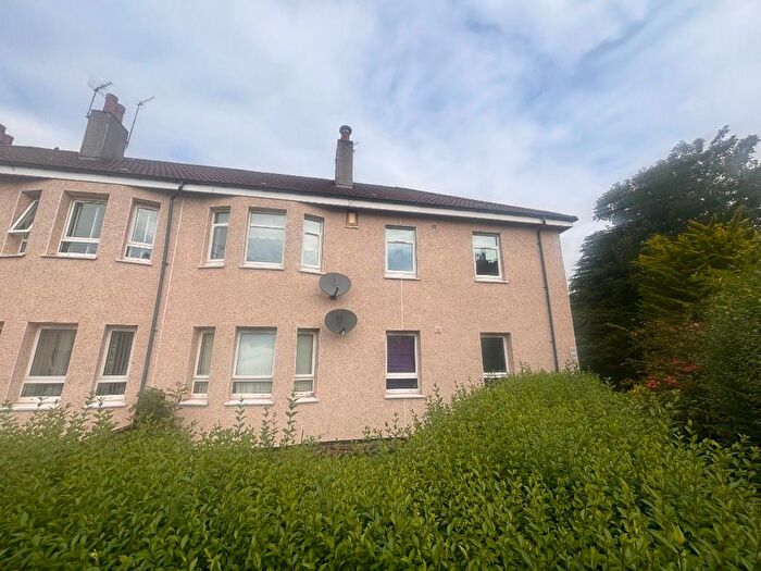 3 Bedroom Flat To Rent In Cluny Drive, Paisley, Renfrewshire, PA3