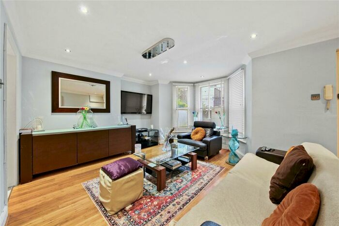 2 Bedroom Flat To Rent In Belgrave Gardens, St John's Wood, NW8