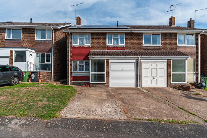 4 Bedroom Semi-Detached House For Sale In Estridge Close, Bursledon, Hampshire, SO31