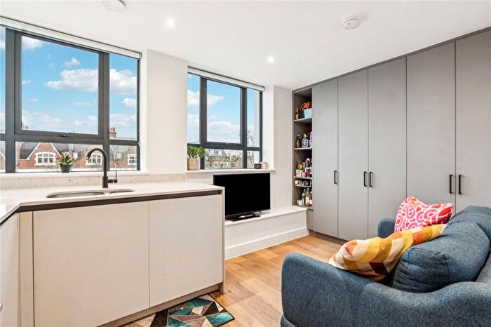 Studio For Sale In Balham High Road, SW12