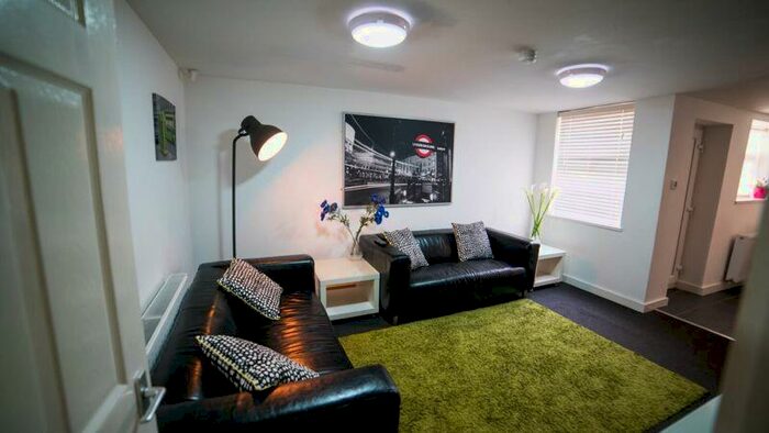 5 Bedroom Terraced House To Rent In Adelaide Road, Liverpool - Rooms Available, L7