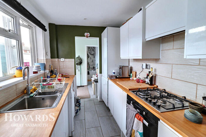 3 Bedroom End Of Terrace House For Sale In East Road, Great Yarmouth, NR30