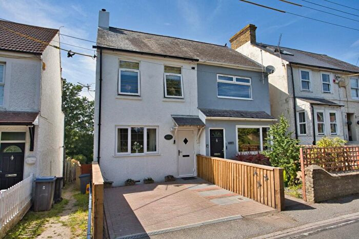 3 Bedroom Semi-Detached House For Sale In Cox Hill, Shepherdswell, Dover, Kent, CT15