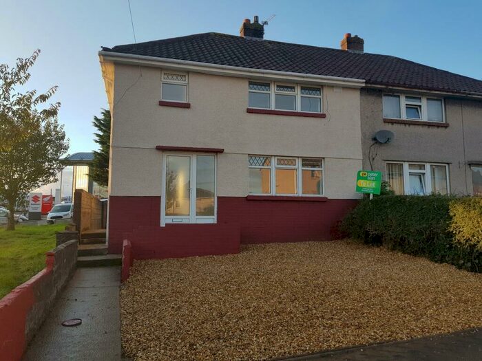 3 Bedroom House To Rent In The Crescent, Bridgend, CF31