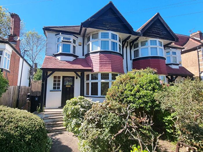 3 Bedroom Semi-Detached House For Sale In Birchen Grove, London, NW9