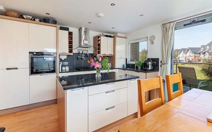 4 Bedroom Town House For Sale In Townhouse With M Mooring - Cormorant Grove, Newport, PO30