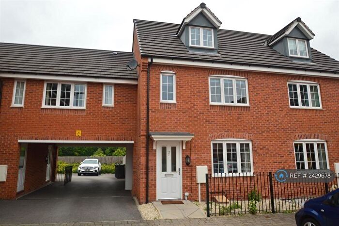 4 Bedroom Terraced House To Rent In Oaktree Close, Sutton-In-Ashfield, NG17