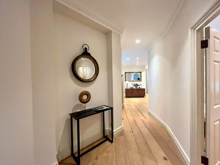 3 Bedroom Flat To Rent In Basil Street, London, SW3