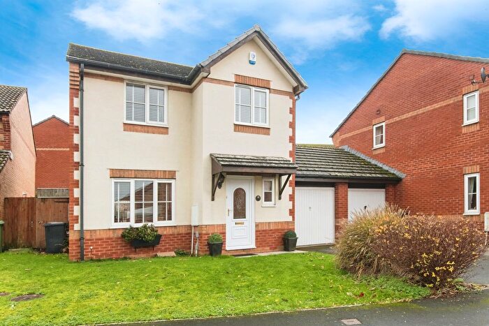 3 Bedroom Link Detached House For Sale In Jupes Close, Exminster, Exeter, EX6