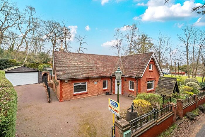 3 Bedroom Property For Sale In Park Road, Addington, West Malling, ME19
