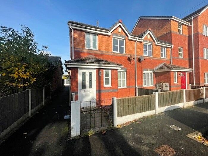 3 Bedroom Semi Detached House To Rent In Haydock Avenue, Sale, M33