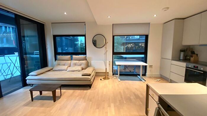 1 Bedroom Flat To Rent In Bowl Court, London, EC2A