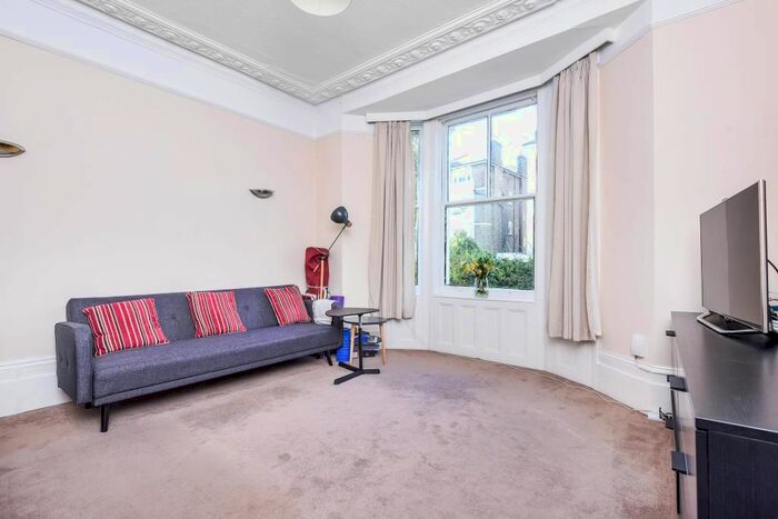 1 Bedroom Flat To Rent In Richmond, Surrey, TW10