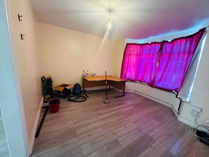 3 Bedroom Terraced House To Rent In Southall, UB1