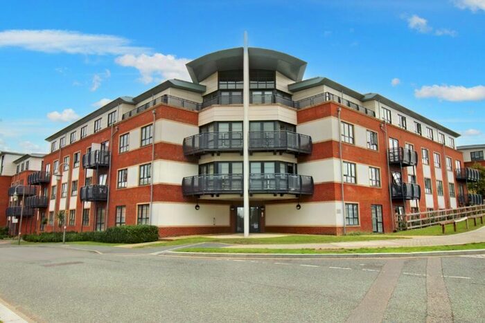 1 Bedroom Flat To Rent In Lincoln Court, Wallis Square, Farnborough, Hants, GU14