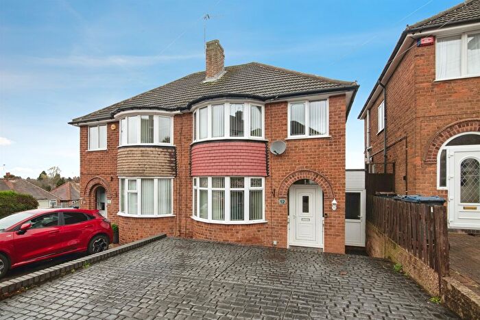 3 Bedroom Semi Detached House For Sale In Sandwood Drive, Birmingham, B44