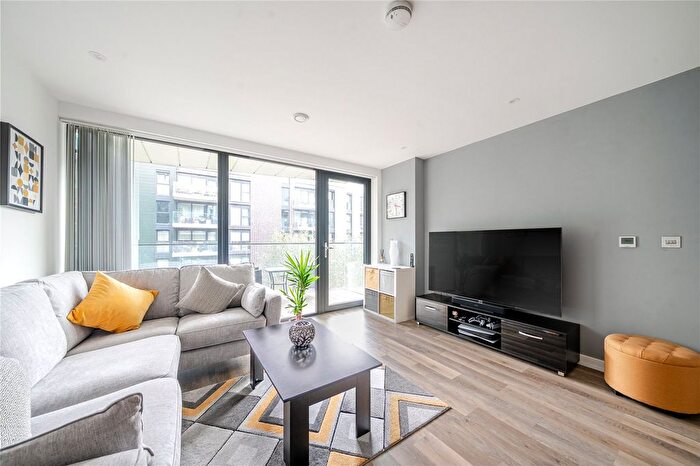 1 Bedroom Flat For Sale In Hawthorne Crescent, Greenwich, SE10