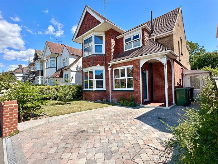 4 Bedroom Detached House For Sale In Plemont Gardens, Bexhill-On-Sea, TN39