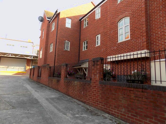 1 Bedroom Flat To Rent In Magdalen Street, Taunton TA1