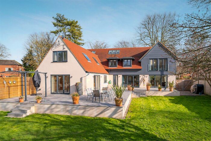 5 Bedroom Detached House For Sale In Tinkers Dell, North Stoke, OX10