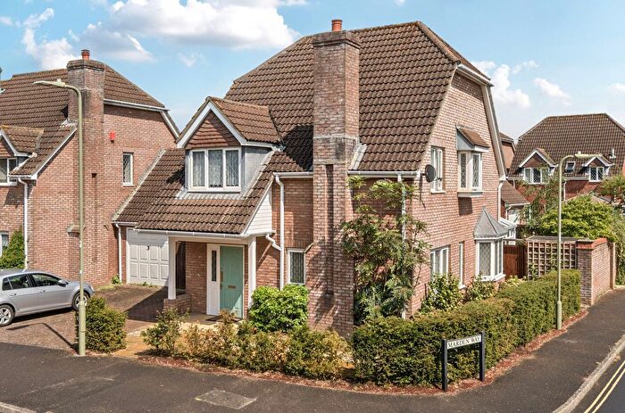 3 Bedroom Detached House For Sale In Herne Road, Petersfield, GU31