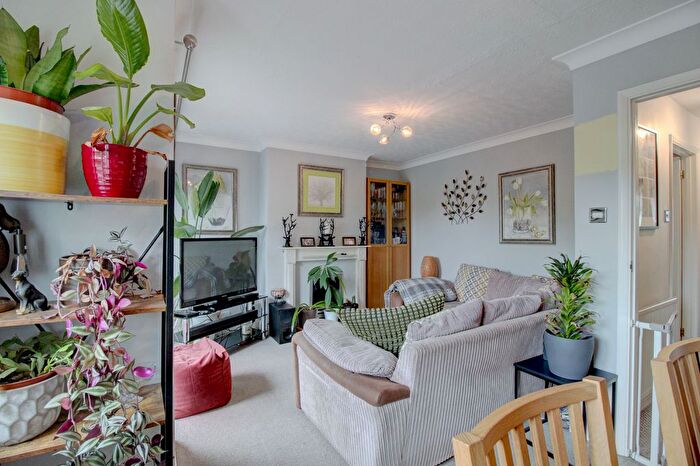 2 Bedroom Maisonette For Sale In Tilgate Forest Row, Crawley, RH11