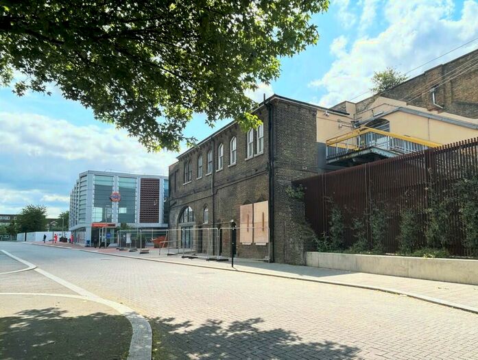 Studio To Rent In White Hart Lane, London, N17