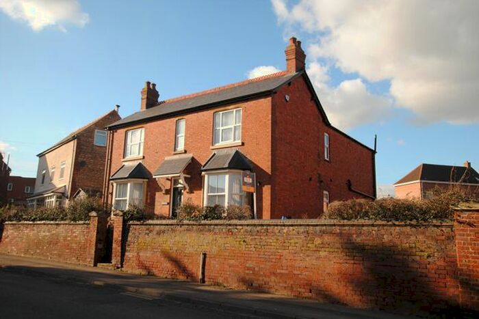 4 Bedroom Detached House To Rent In Station Road, Irthlingborough, Wellingborough, NN9