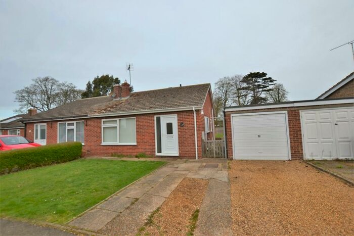 2 Bedroom Semi-Detached Bungalow To Rent In Shelduck Drive, Snettisham, PE31