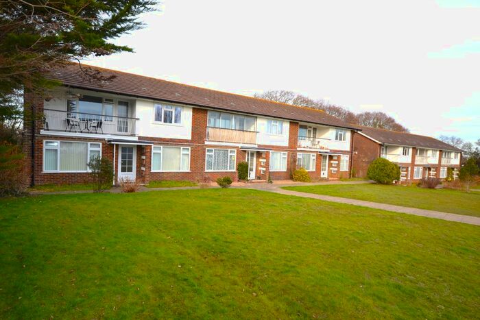 2 Bedroom Flat To Rent In Fairlight Gardens, Fairlight, East Sussex, TN35