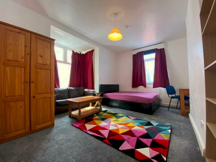 1 Bedroom Flat To Rent In Glynrhondda Street First Floor Rear, First Floor Rear, Cathays, CF24