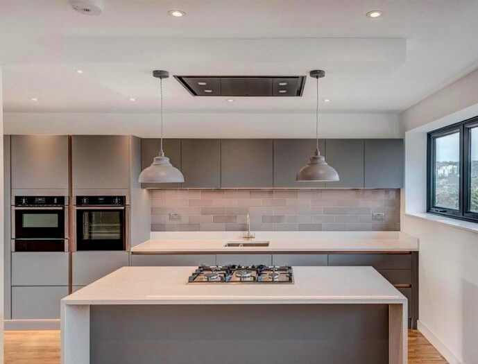 4 Bedroom Flat To Rent In The Avenue, Kent, BR3