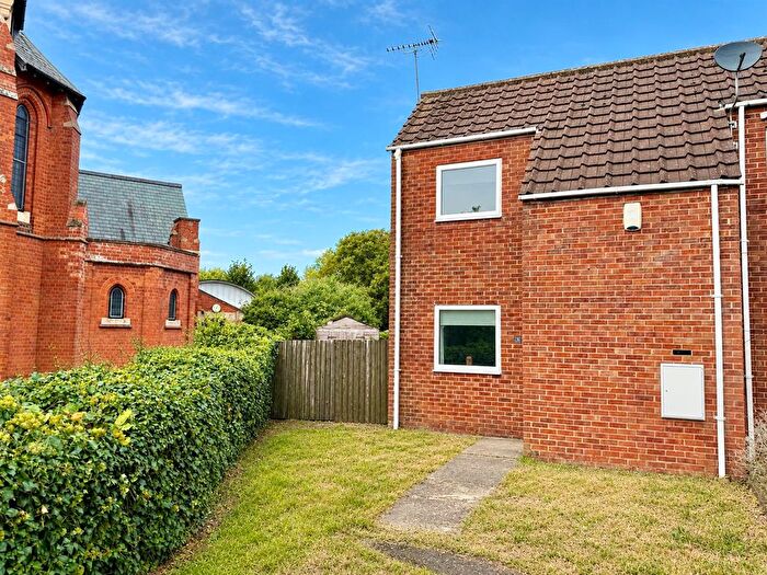 2 Bedroom End Of Terrace House For Sale In Foxley Close, Swindon, SN2