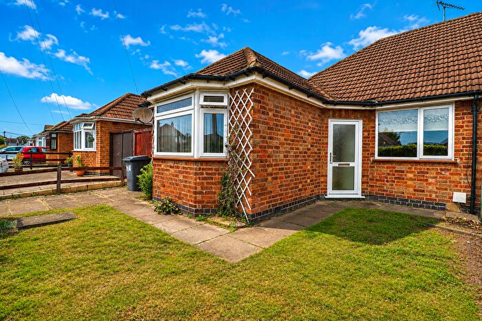 2 Bedroom Semi Detached Bungalow For Sale In June Avenue, Thurmaston, Leicester, LE4