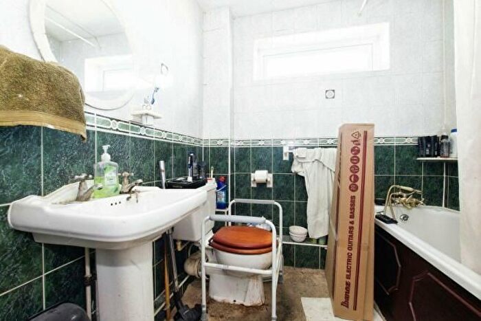 2 Bedroom Flat For Sale In Falmouth Walk, Cramlington, NE23