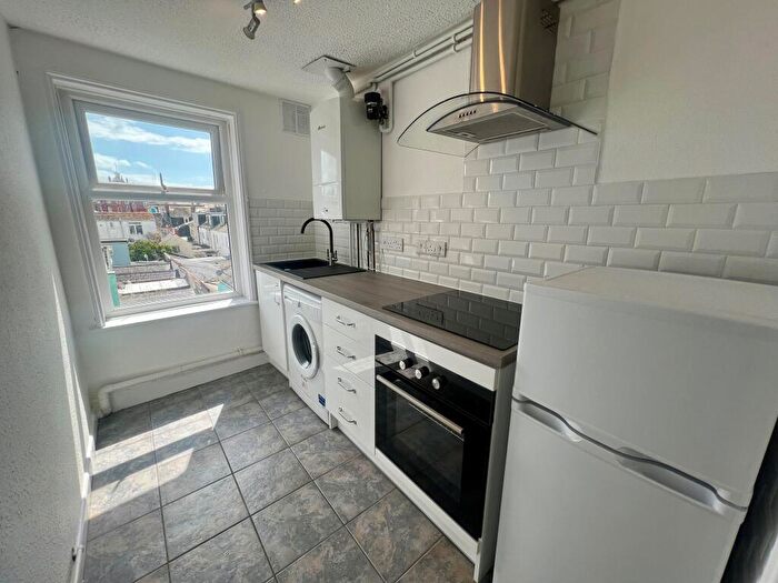 Studio To Rent In Commercial Road, Weymouth, DT4