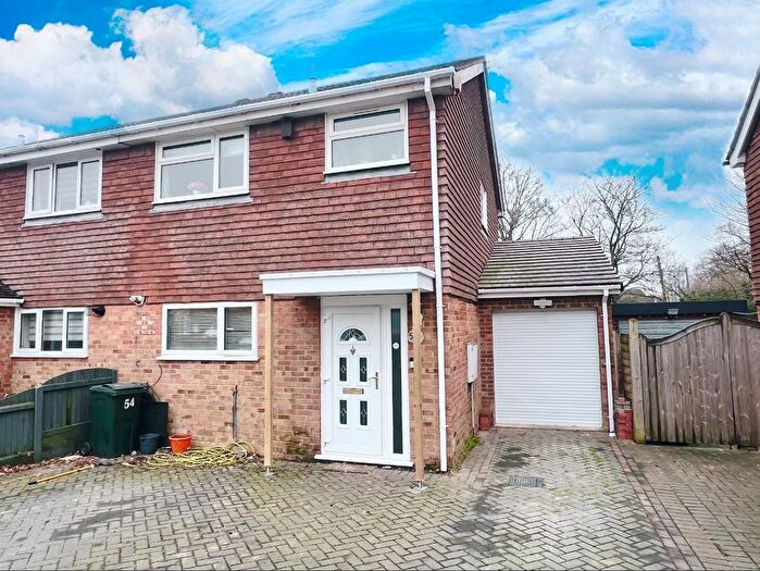 3 Bedroom Semi-Detached House For Sale In Washford Farm Road, Kingsnorth, Ashford, TN23