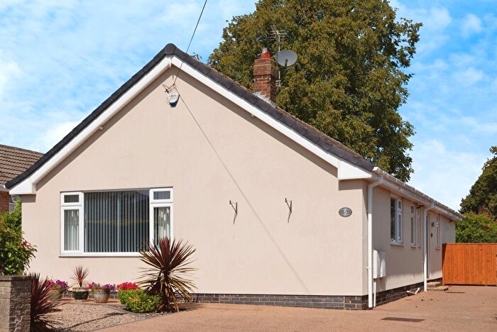 3 Bedroom Detached Bungalow For Sale In White Walk, Kirk Ella, Hull, HU10