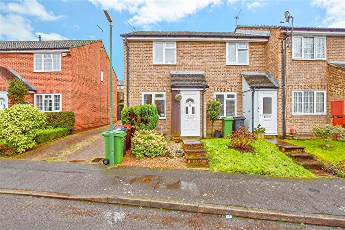 2 Bedroom Semi Detached House For Sale In The Hurstings, Tovil, Kent, ME15