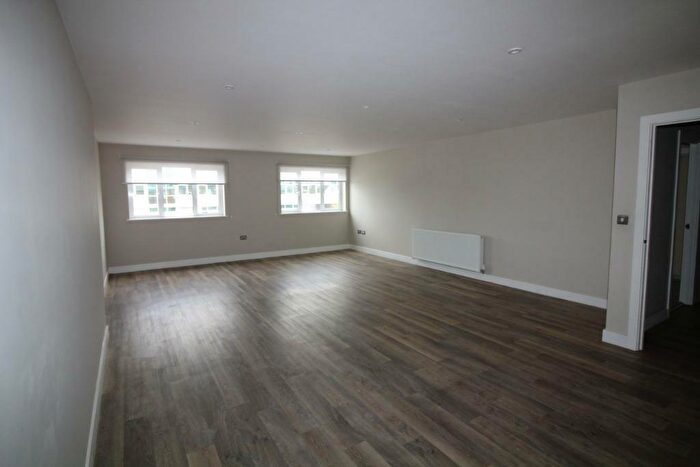 1 Bedroom Flat To Rent In Moulsham Street, Chelmsford, CM2