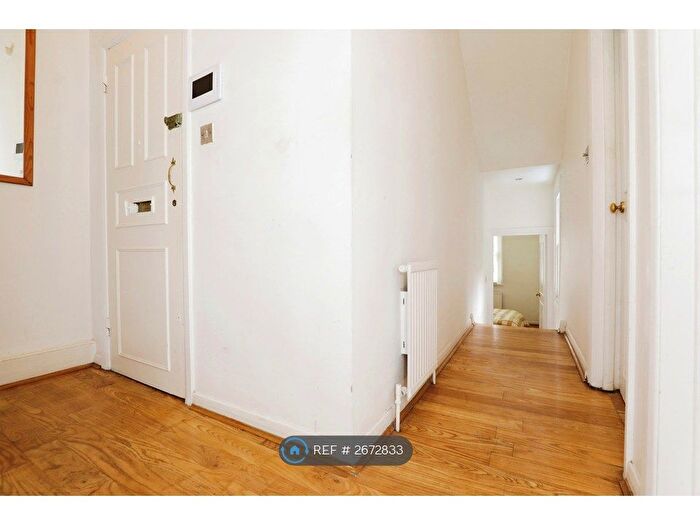 2 Bedroom Flat To Rent In Fulham Road, London, SW6