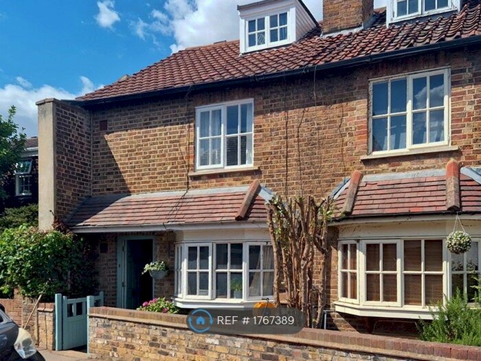 3 Bedroom Terraced House To Rent In Colne Road, Twickenham, TW2