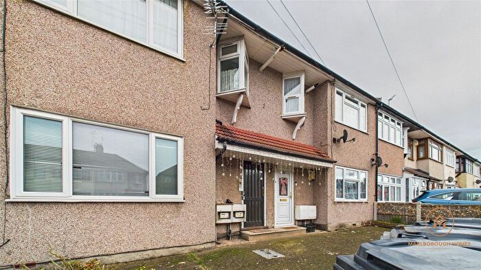 1 Bedroom Property To Rent In Western Avenue, Dagenham, RM10