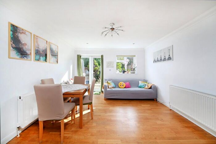 2 Bedroom Terraced House For Sale In Fownes Street, Battersea Park, SW11